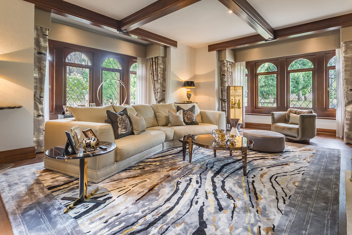 Luxurious Designer Lounge