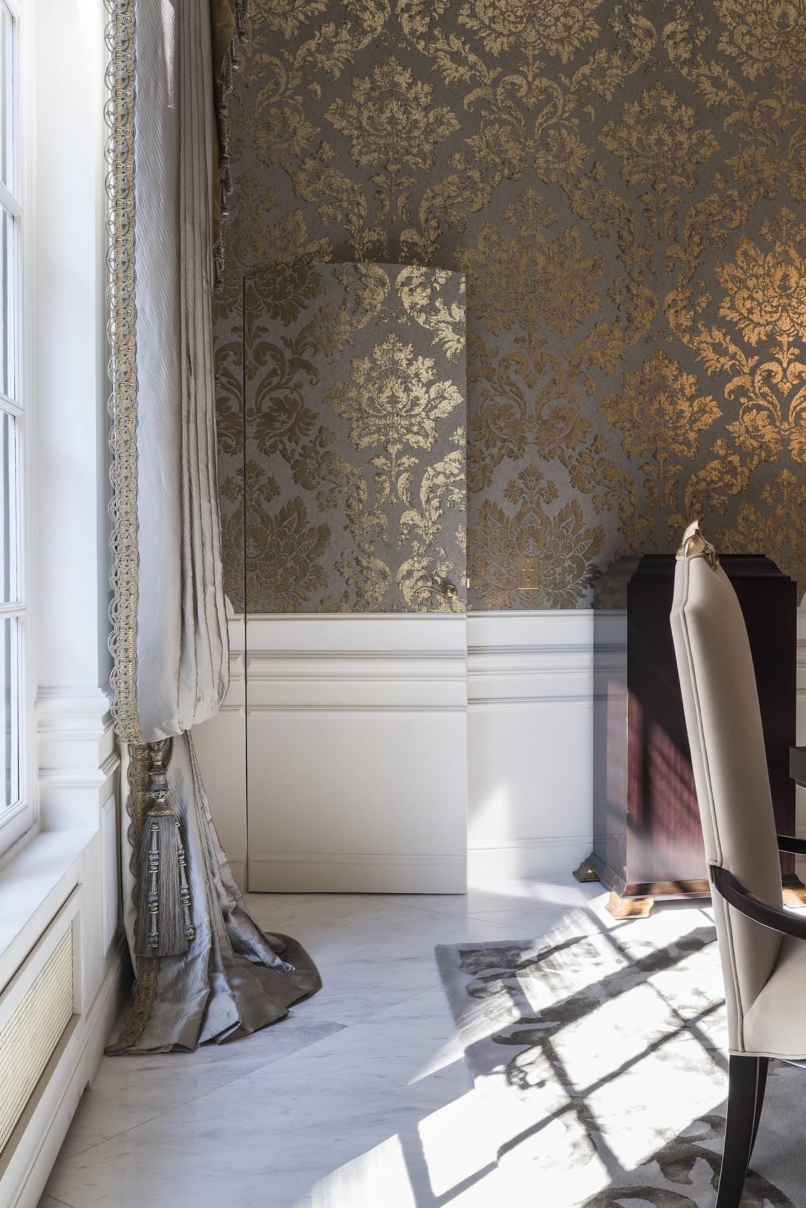 Elegant Decor and Curtains