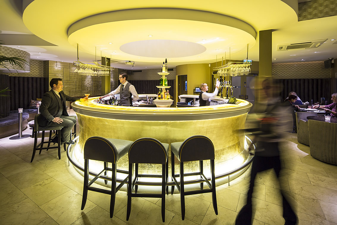 Spectacular Circular Bar