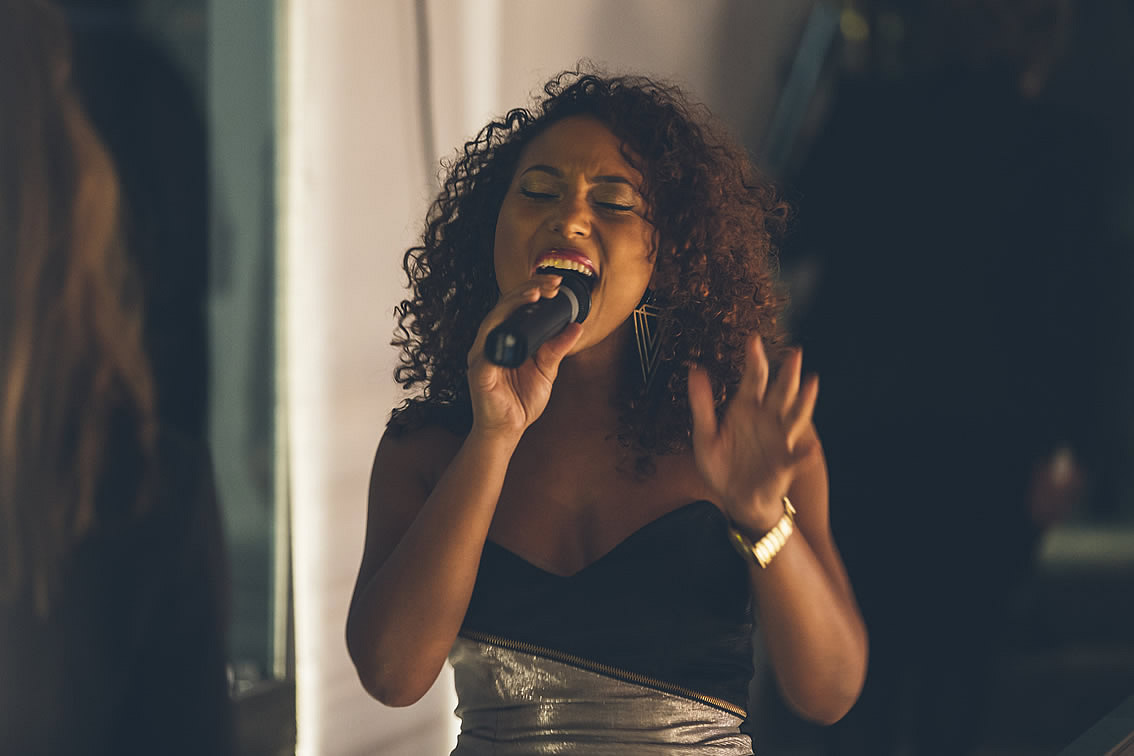 Saphyre Restaurant Entertainment