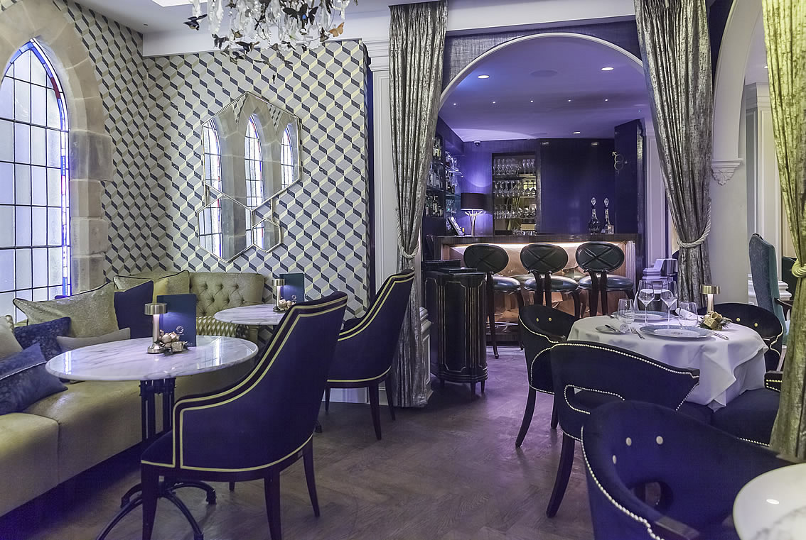 Saphyre Dining and Bar Area