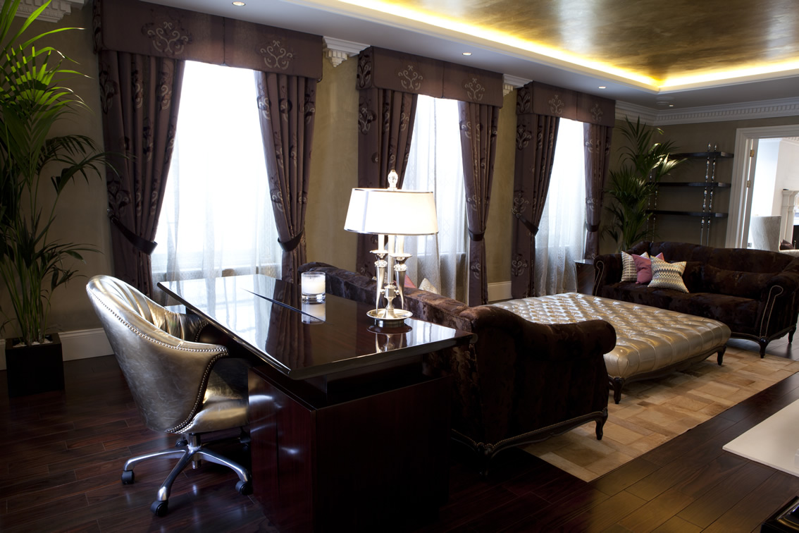 Stunning Reception Room with Desk